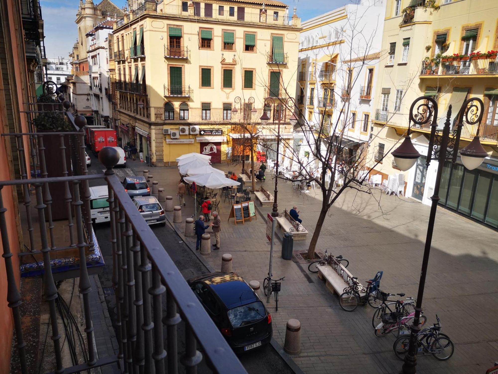 Charming Bright Apartment With Balconies On Cuesta Del Rosario Sevilla Buitenkant foto