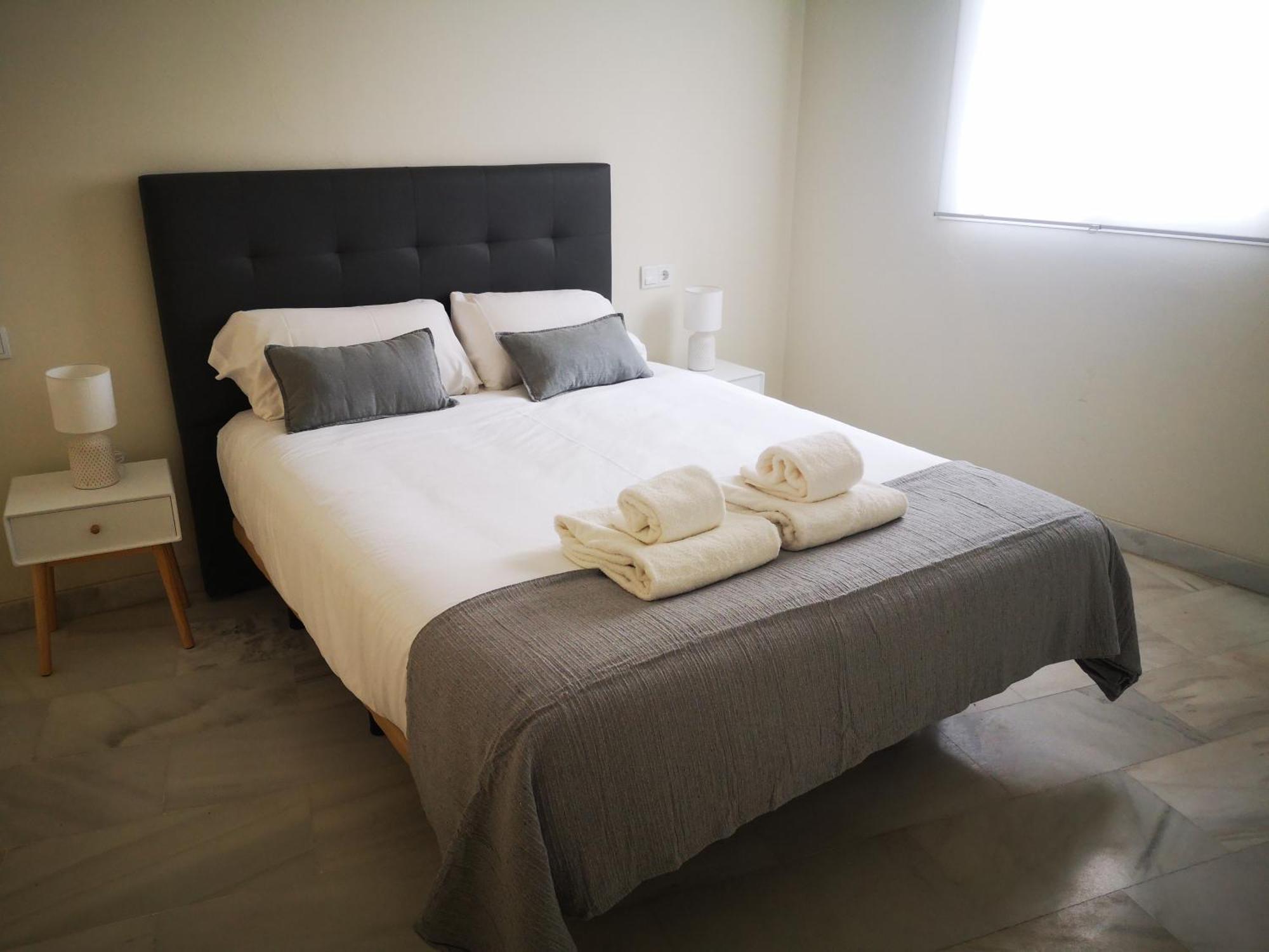 Charming Bright Apartment With Balconies On Cuesta Del Rosario Sevilla Buitenkant foto